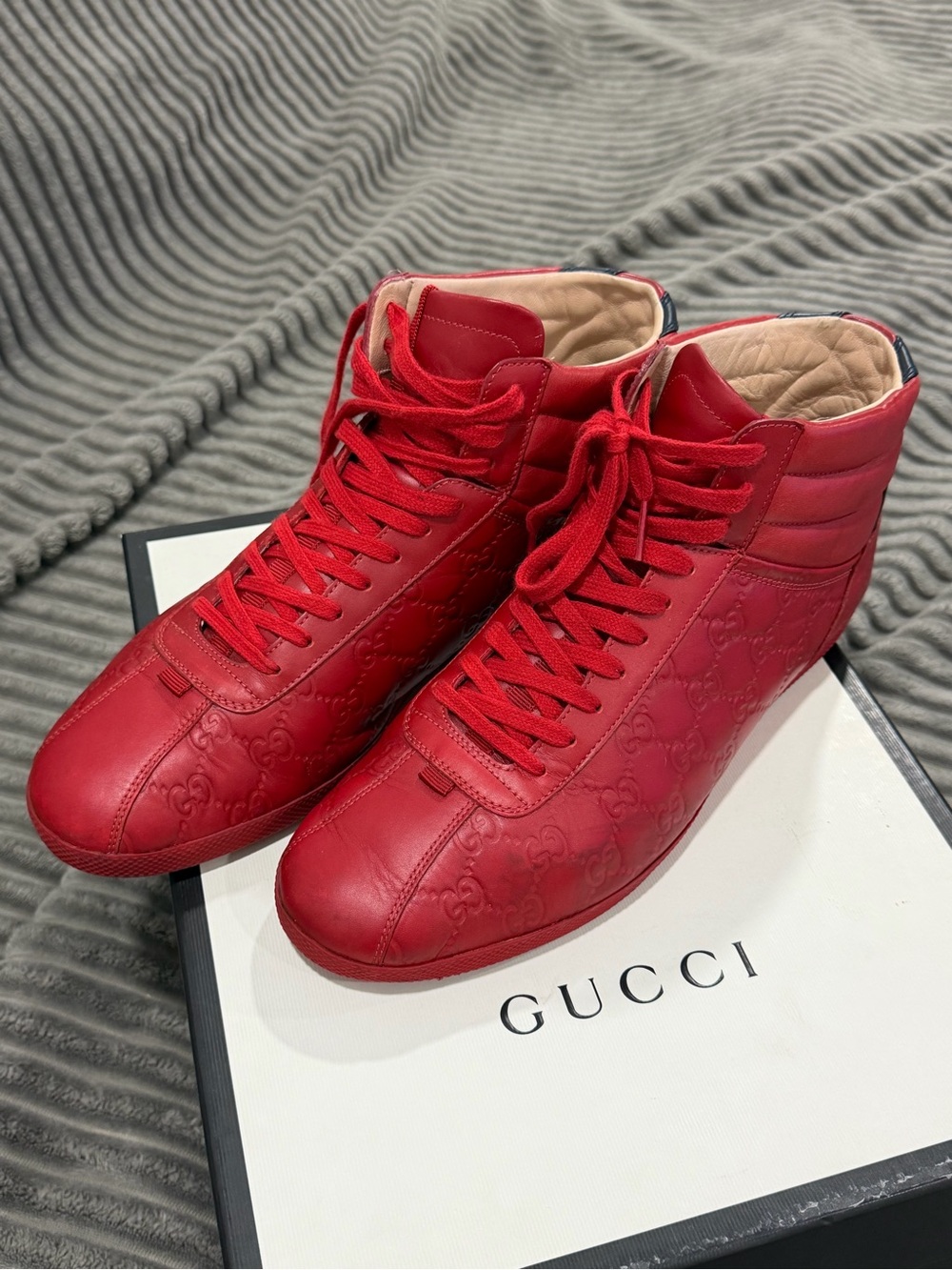 100% Authentic Gucci Red Men's High-Top Embossed Leather Sneakers - Picture 1 of 7